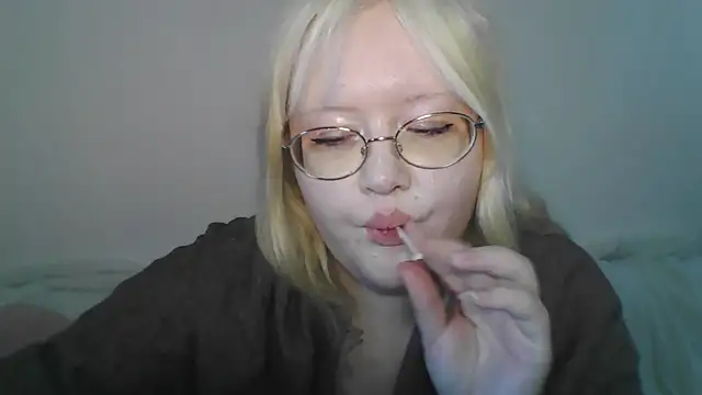 Snapshot of Elayne_Sweet chatting on 04.09.26 Elayne Sweet online show from 04.09.26