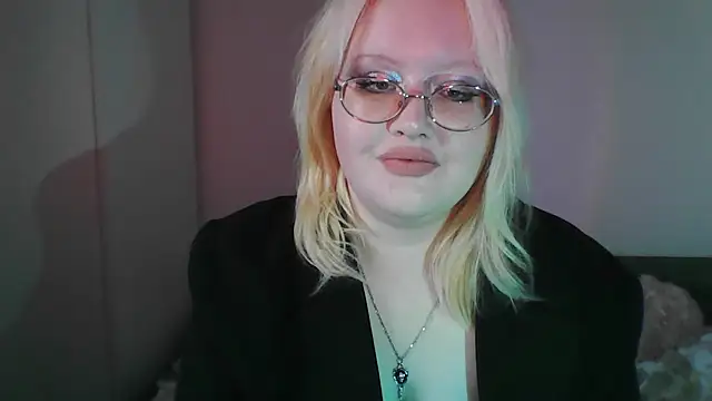 Snapshot of Elayne_Sweet chatting on 04.14.26 Elayne Sweet online show from 04.14.26