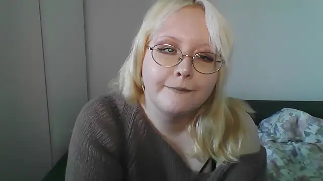 Snapshot of Elayne_Sweet chatting on 04.15.26 Elayne Sweet online show from 04.15.26