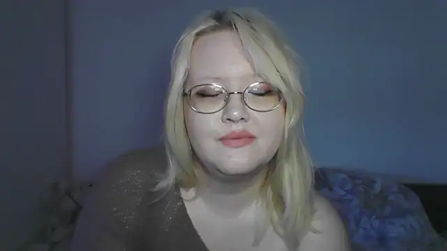 Snapshot of Elayne_Sweet chatting on 05.10.26 Elayne Sweet online show from 05.10.26