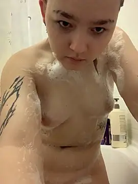 Snapshot of KimCarr chatting on 04.04.26 KimCarr online show from 04.04.26