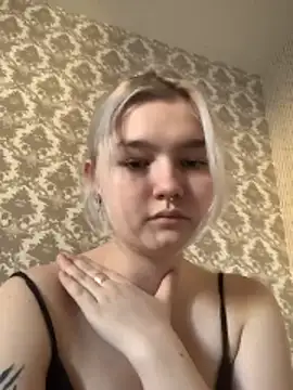 Snapshot of KimCarr chatting on 04.05.26 KimCarr online show from 04.05.26