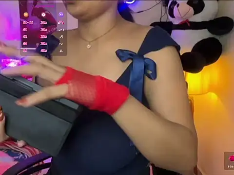 Snapshot of dilsheen_kaur_live chatting on 05.17.26 dilsheen kaur live online show from 05.17.26