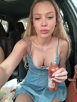 Girl-Mia online show from 04.26.26