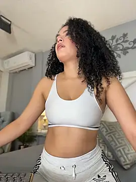 LuxyLux  online show from 05.14.26