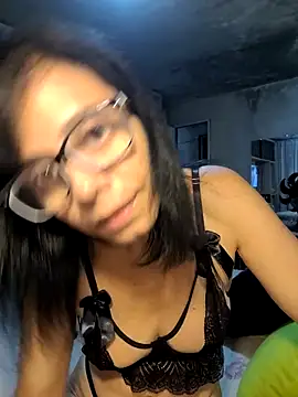 Snapshot of Cristotoza chatting on 04.19.26 Cristotoza online show from 04.19.26
