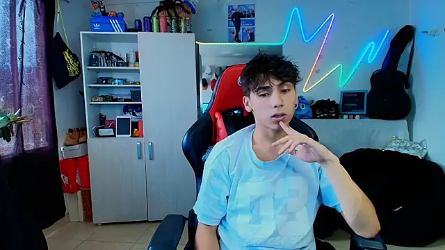 young liam online show from 04.05.26