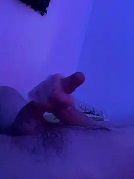 Snapshot of lescookins chatting on 04.15.26 lescookins online show from 04.15.26