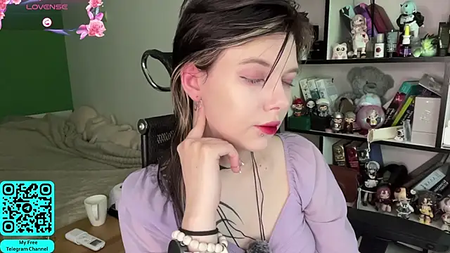 Snapshot of MadalynNosel chatting on 06.20.26 MadalynNosel online show from 06.20.26
