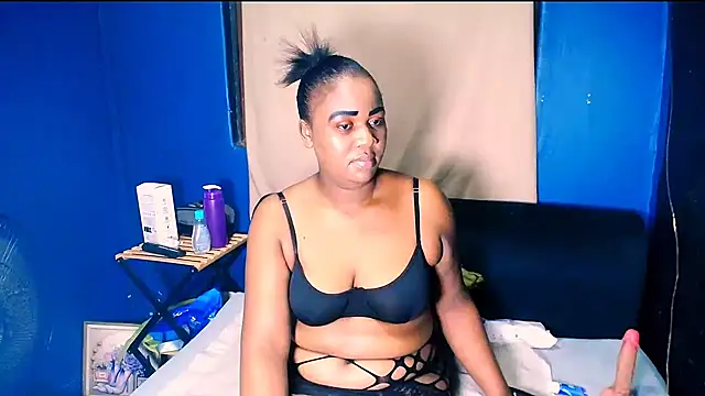 Snapshot of Ebonyskye69 chatting on 06.12.26 Ebonyskye69 online show from 06.12.26