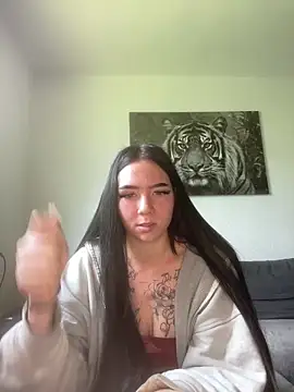 Snapshot of zoeelinks chatting on 04.16.26 zoeelinks online show from 04.16.26