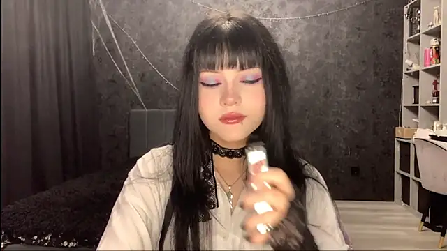 EmilyEmbears online show from 05.05.26