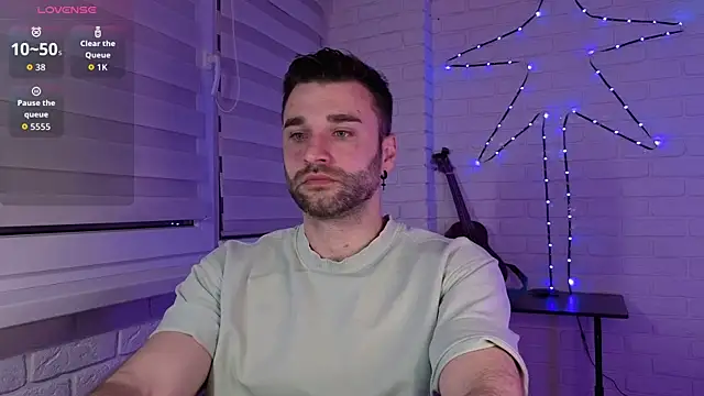 Snapshot of DaddySlava chatting on 05.19.26 DaddySlava online show from 05.19.26