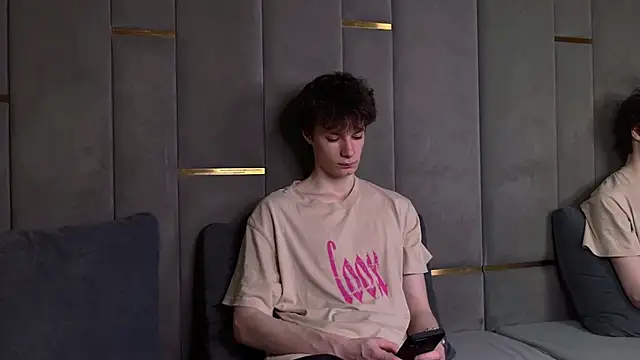 EdwardHogan online show from 04.05.26