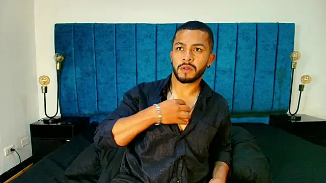 Snapshot of Enzo_Vitale_ chatting on 04.05.26 Enzo Vitale online show from 04.05.26