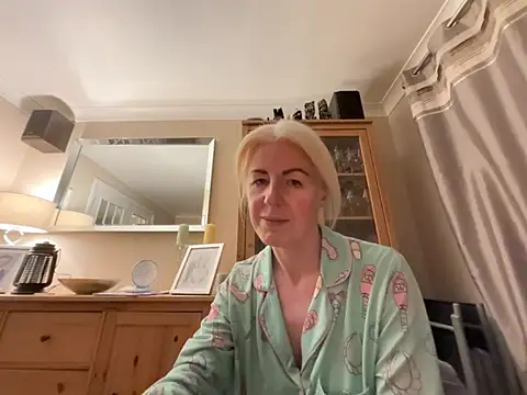 Laylaskyexx online show from 05.13.26