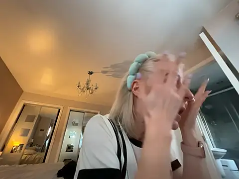 Laylaskyexx online show from 05.23.26