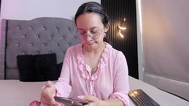 DaphneValucci online show from 05.08.26