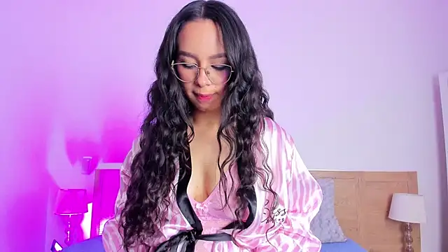DaphneValucci online show from 05.13.26