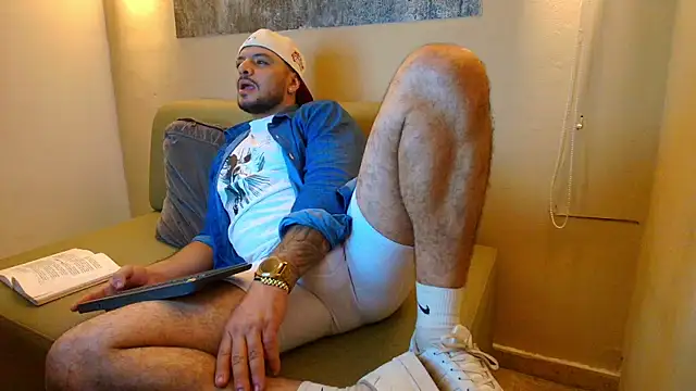 Snapshot of TROY_KIRK chatting on 04.09.26 TROY KIRK online show from 04.09.26