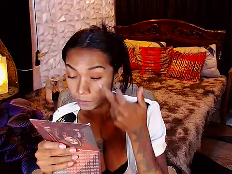 SluttyWhoreAra online show from 04.21.26