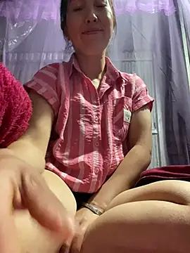 Huonglyna online show from 05.03.26