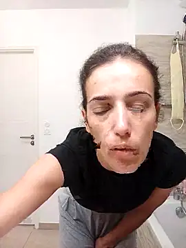 Snapshot of Lolaa92i chatting on 04.11.26 Lolaa92i online show from 04.11.26