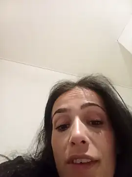 Snapshot of Lolaa92i chatting on 04.15.26 Lolaa92i online show from 04.15.26