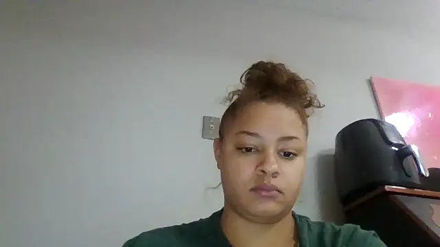 Snapshot of madzbailey chatting on 04.09.26 madzbailey online show from 04.09.26