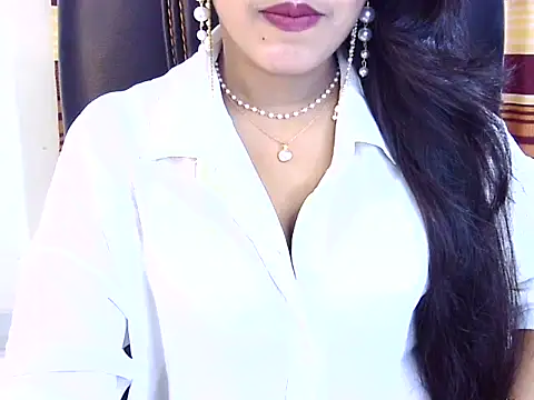 Noor Zarin online show from 05.05.26