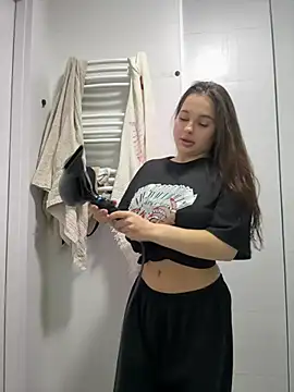 MonikaLoveXx online show from 04.06.26