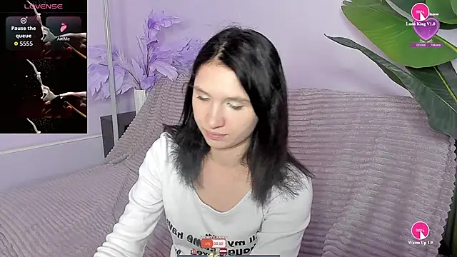 Kitty Blondie online show from 05.04.26