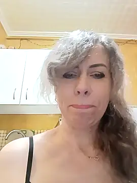 TaynaSecret online show from 04.22.26