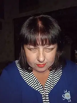 Snapshot of AuroKaria chatting on 06.19.26 AuroKaria online show from 06.19.26