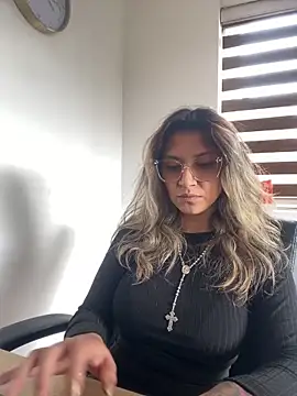Isabella varella- online show from 05.11.26