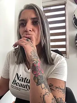 Isabella varella- online show from 05.15.26