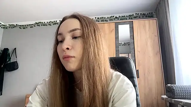 Milaissocute online show from 04.26.26