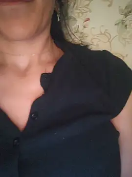 Snapshot of sara_41 chatting on 06.17.26 sara 41 online show from 06.17.26