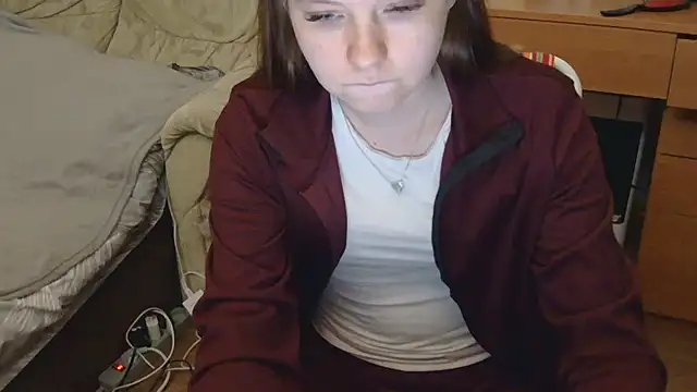 JessicaHolland1 online show from 05.05.26