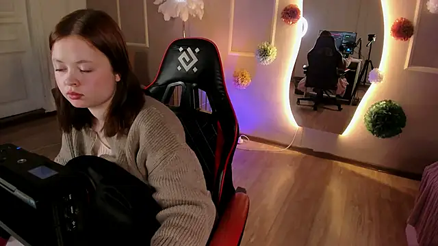 Astra Shade online show from 04.07.26