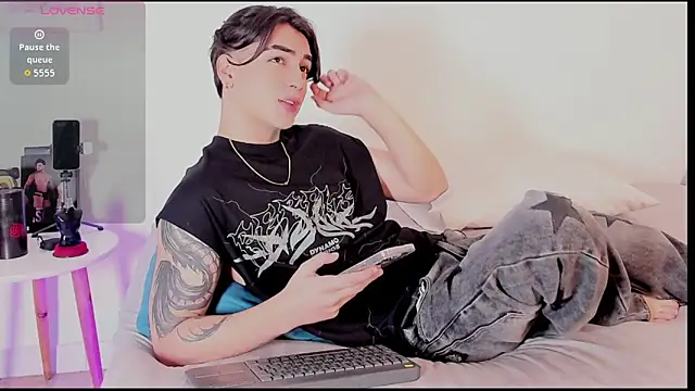 Thiago angel online show from 04.22.26