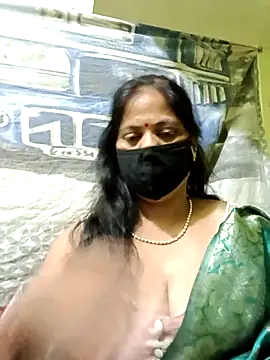 Snapshot of SEEMA_012 chatting on 04.15.26 SEEMA 012 online show from 04.15.26