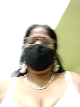 Snapshot of SEEMA_012 chatting on 04.25.26 SEEMA 012 online show from 04.25.26