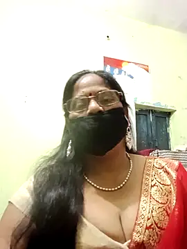 Snapshot of SEEMA_012 chatting on 04.30.26 SEEMA 012 online show from 04.30.26
