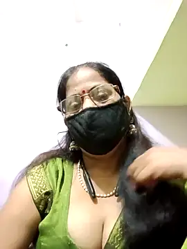 Snapshot of SEEMA_012 chatting on 05.17.26 SEEMA 012 online show from 05.17.26