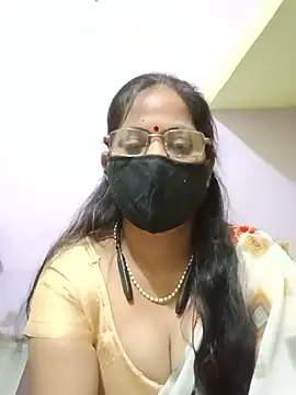 Snapshot of SEEMA_012 chatting on 05.19.26 SEEMA 012 online show from 05.19.26