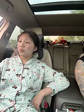 L7D8521 online show from 04.14.26