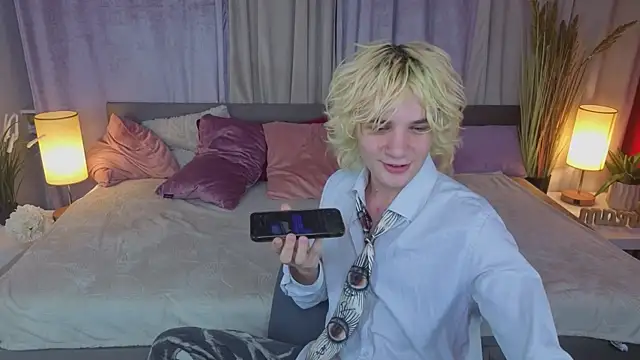JameMilann online show from 05.12.26