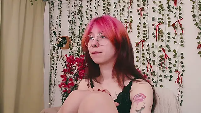 Alice Nyx online show from 04.30.26