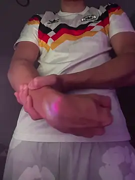 Snapshot of YorSexboy777 chatting on 04.05.26 YorSexboy777 online show from 04.05.26